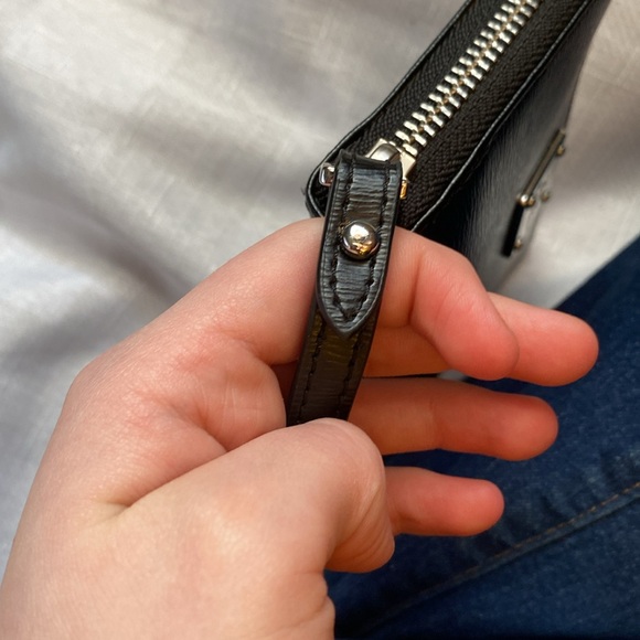 Lauren Ralph Lauren Leather Zip Around Tech Wristlet/Wallet - Picture 4 of 11